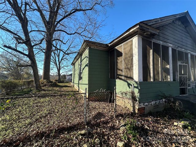 58 Oak Street, Great Falls, SC 29055