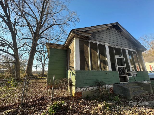 58 Oak Street, Great Falls, SC 29055