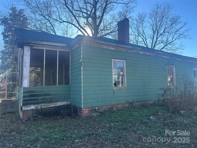 58 Oak Street, Great Falls, SC 29055