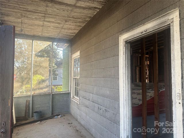 58 Oak Street, Great Falls, SC 29055