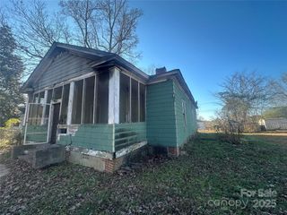 58 Oak Street, Great Falls, SC 29055