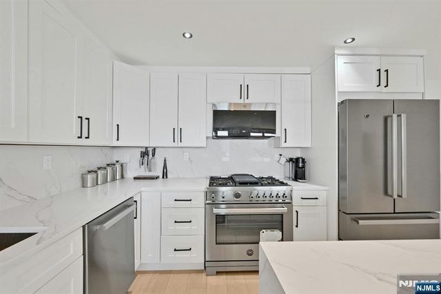 6040 Boulevard East 31E, West New York, NJ 07093