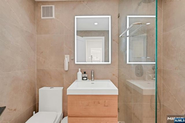 6040 Boulevard East 31E, West New York, NJ 07093