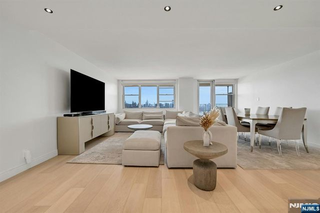 6040 Boulevard East 31E, West New York, NJ 07093