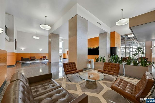 6040 Boulevard East 31E, West New York, NJ 07093