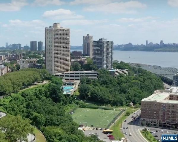6040 Boulevard East 31E, West New York, NJ 07093
