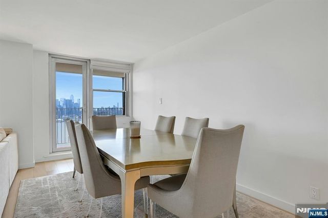 6040 Boulevard East 31E, West New York, NJ 07093