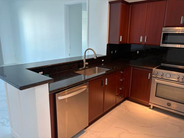 403 S Sapodilla Avenue Ph 1-7, West Palm Beach, FL 33401