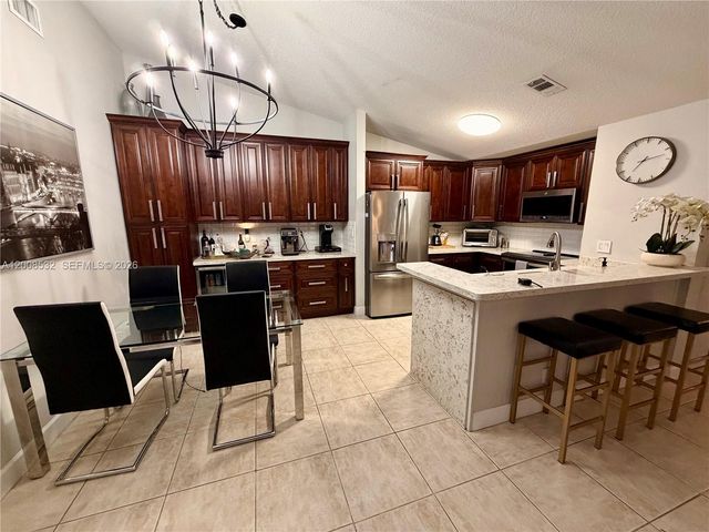 3064 S Oakland Forest Dr 1001, Oakland Park, FL 33309