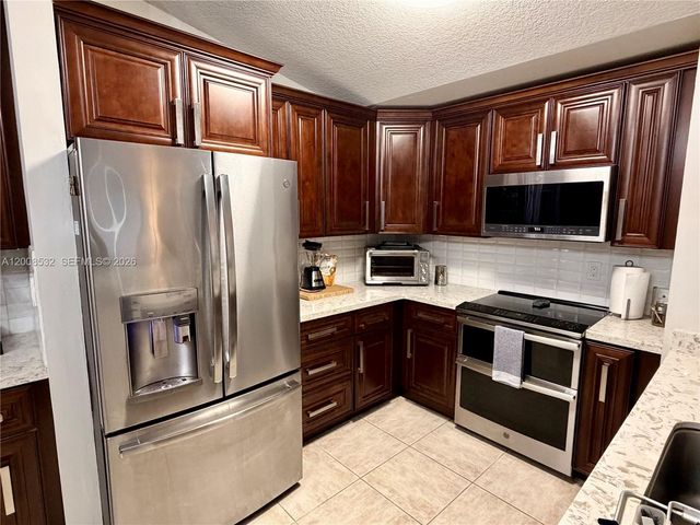 3064 S Oakland Forest Dr 1001, Oakland Park, FL 33309