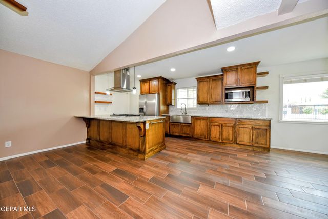 10348 DARIN Road, El Paso, TX 79925
