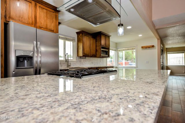 10348 DARIN Road, El Paso, TX 79925