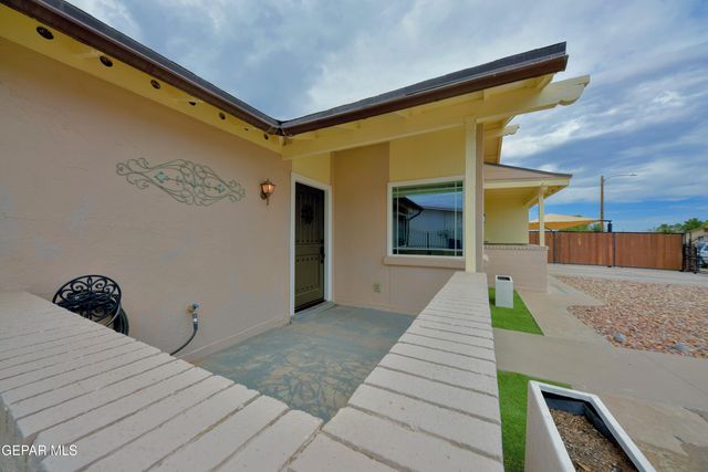 10348 DARIN Road, El Paso, TX 79925