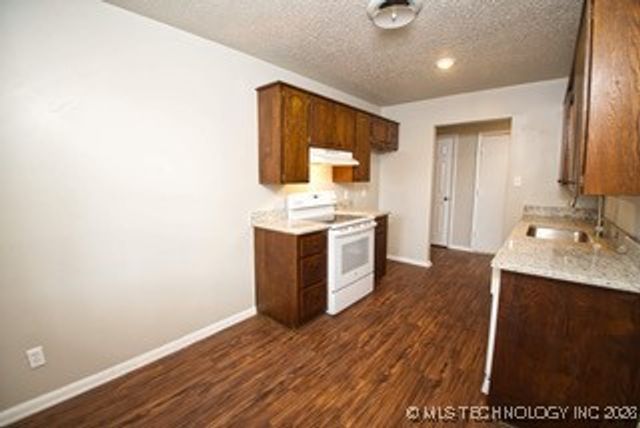 4710 S Fulton Place, Tulsa, OK 74135