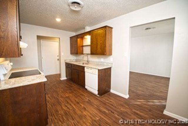 4710 S Fulton Place, Tulsa, OK 74135