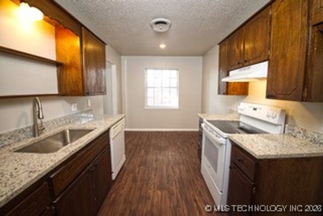 4710 S Fulton Place, Tulsa, OK 74135