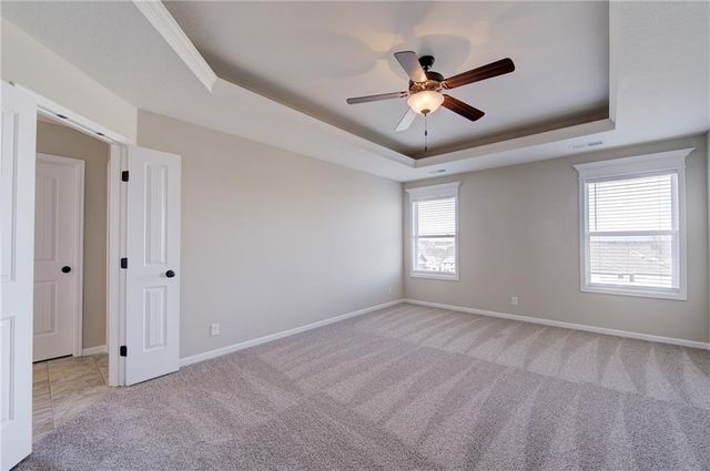 1001 SE Forest Ridge Court, Blue Springs, MO 64014