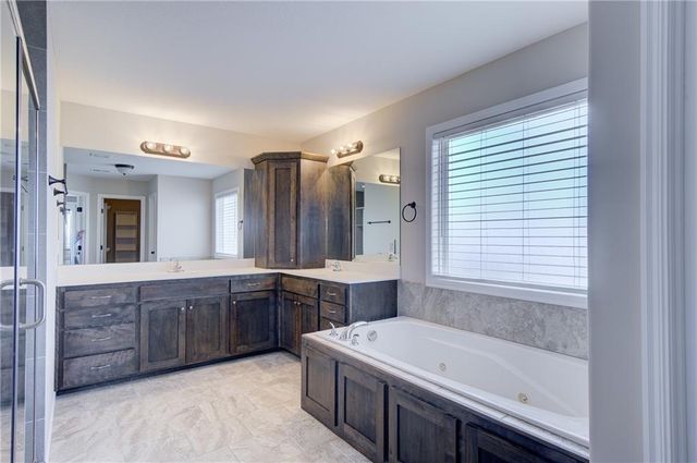 1001 SE Forest Ridge Court, Blue Springs, MO 64014