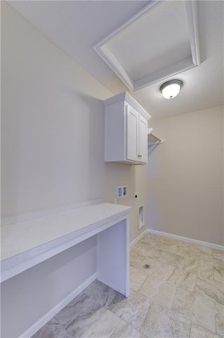 1001 SE Forest Ridge Court, Blue Springs, MO 64014