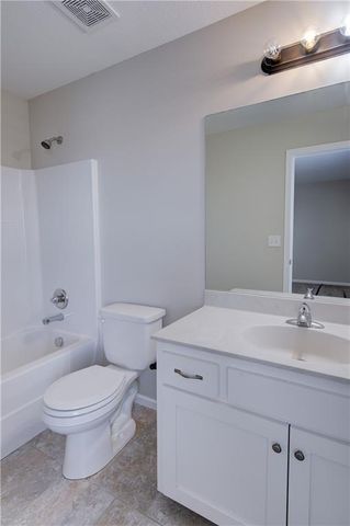 1001 SE Forest Ridge Court, Blue Springs, MO 64014