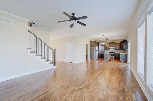 1001 SE Forest Ridge Court, Blue Springs, MO 64014