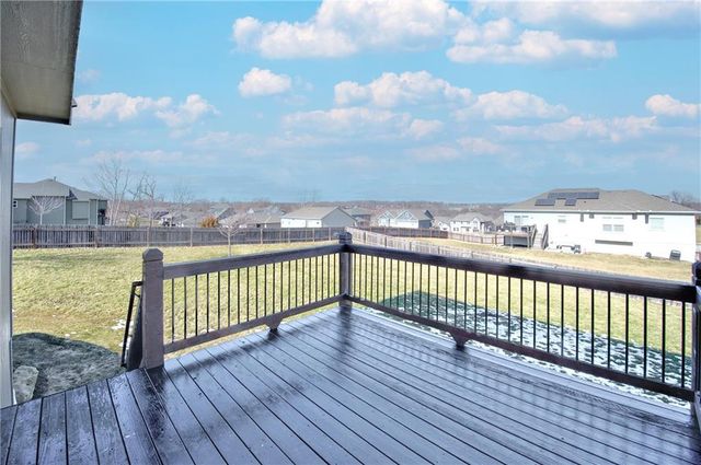 1001 SE Forest Ridge Court, Blue Springs, MO 64014