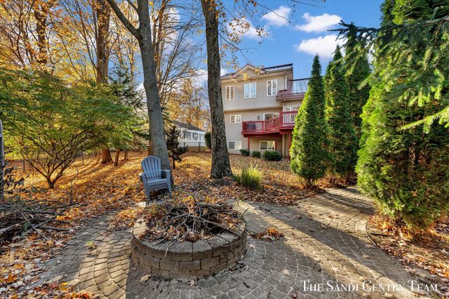 1020 Brookway Court, Norton Shores City, MI 49441