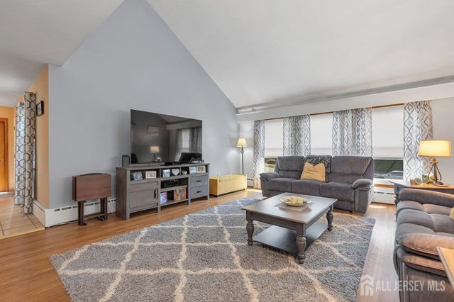 9 Washington Avenue, Kearny, NJ 07032
