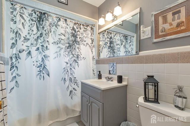 9 Washington Avenue, Kearny, NJ 07032