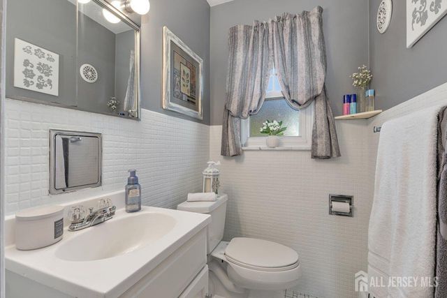 9 Washington Avenue, Kearny, NJ 07032