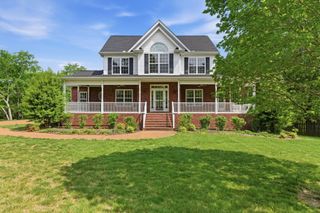 1013 Cabriolet Ct, Gallatin, TN 37066