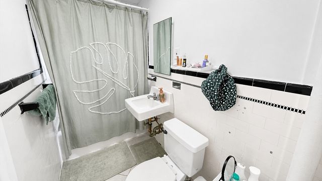 15 Governors Ave 28, Medford, MA 02155