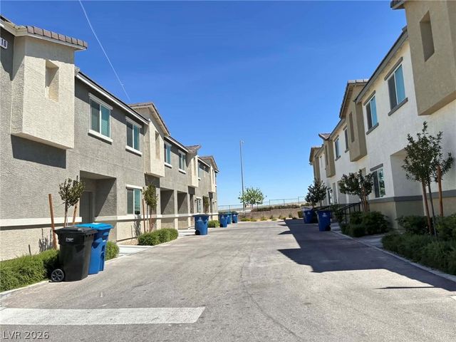 2709 Yellow Blaze Way 1, Las Vegas, NV 89183