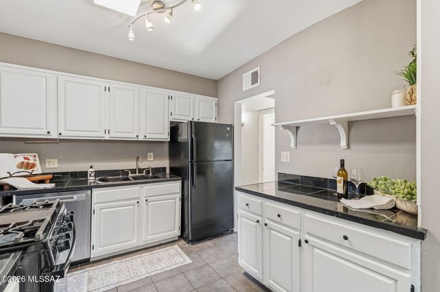 2931 E Eastland Street, Tucson, AZ 85716