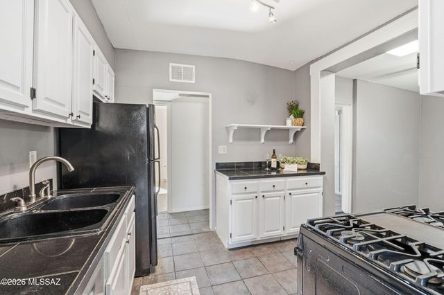 2931 E Eastland Street, Tucson, AZ 85716