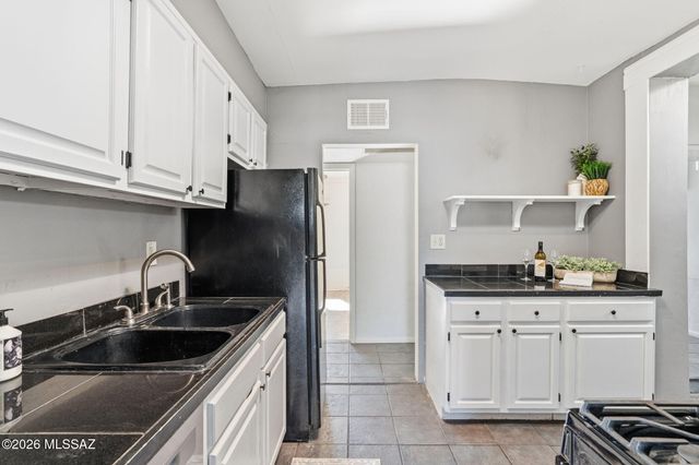 2931 E Eastland Street, Tucson, AZ 85716