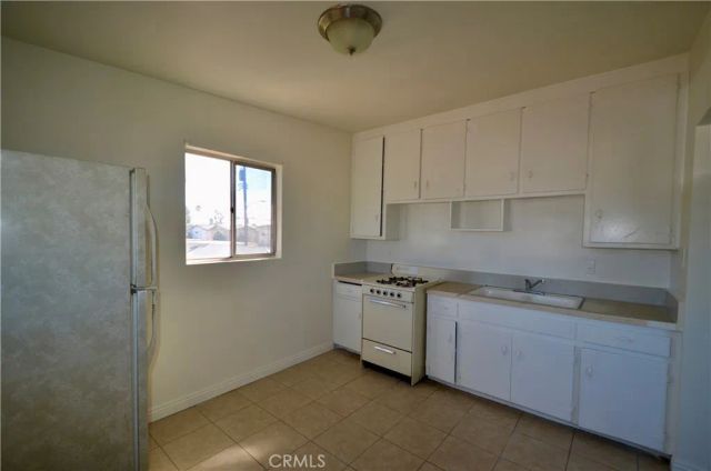 5147 Canoga, Montclair, CA 91763