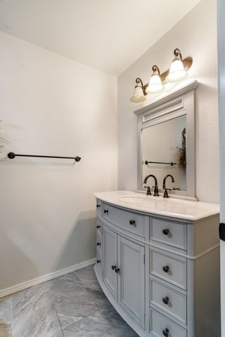 850 Key West Dr, Reno, TX 75462