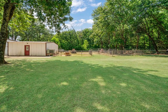 850 Key West Dr, Reno, TX 75462