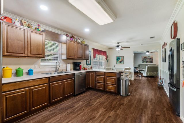 850 Key West Dr, Reno, TX 75462