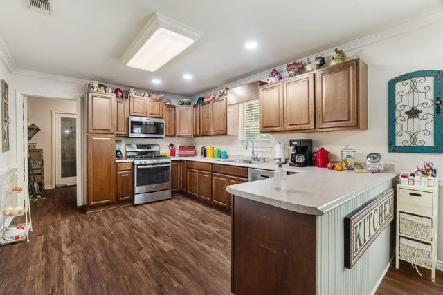 850 Key West Dr, Reno, TX 75462