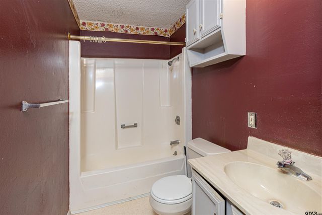 437 Hideaway ln E, Hideaway, TX 75771