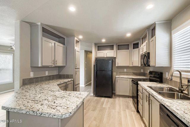6960 W PEORIA Avenue 17, Peoria, AZ 85345
