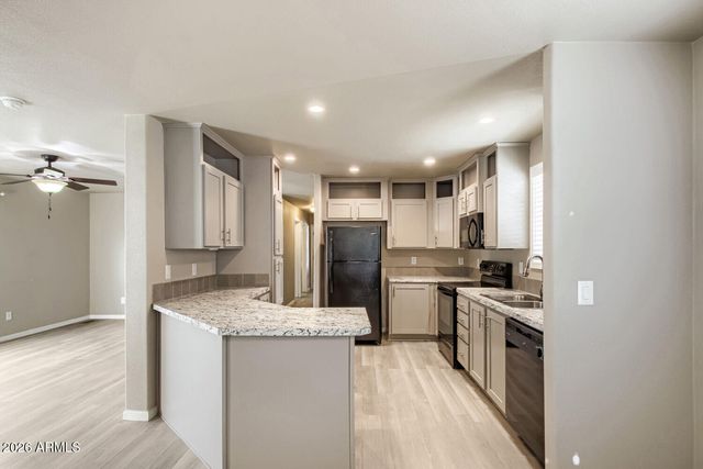 6960 W PEORIA Avenue 17, Peoria, AZ 85345