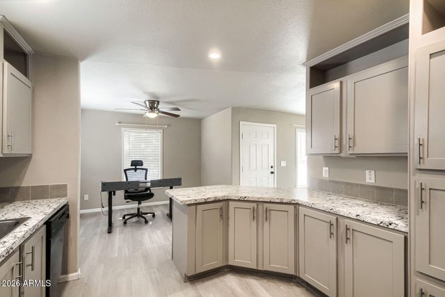6960 W PEORIA Avenue 17, Peoria, AZ 85345