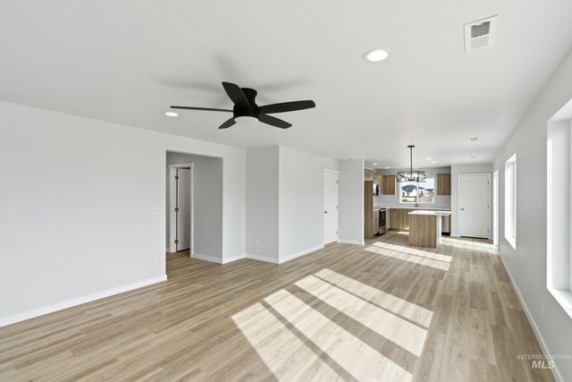 7110 E Kilkenny Ct, Nampa, ID 83687