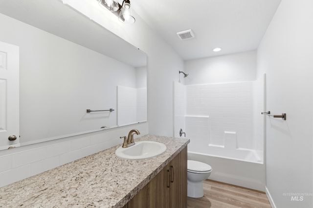 7110 E Kilkenny Ct, Nampa, ID 83687