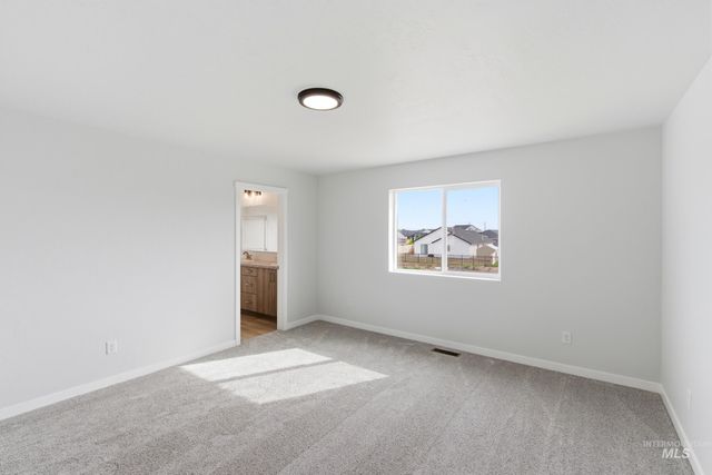7110 E Kilkenny Ct, Nampa, ID 83687