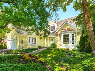 289 S South Shore Lane, Lake Forest, IL 60045