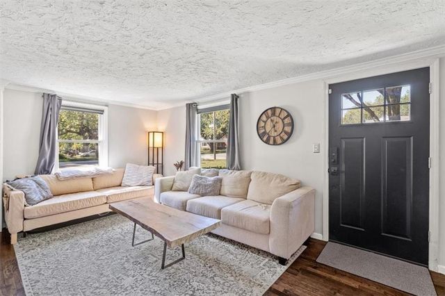 7845 Summit Street, Kansas City, MO 64114